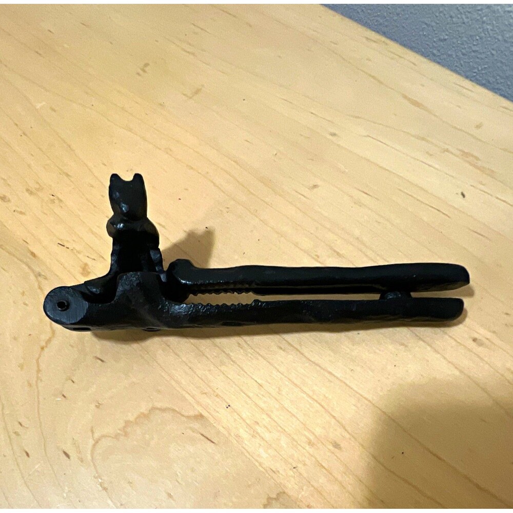 Cast Iron Black Squirrel Nutcracker, Vintage/Retro Manual Kitchen Tool VTG